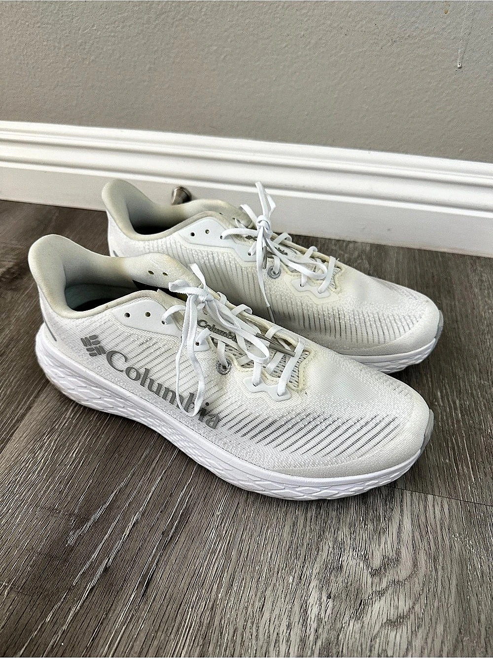 Columbia Konos Featherweight Men's Athletic Shoes US Men 10 White